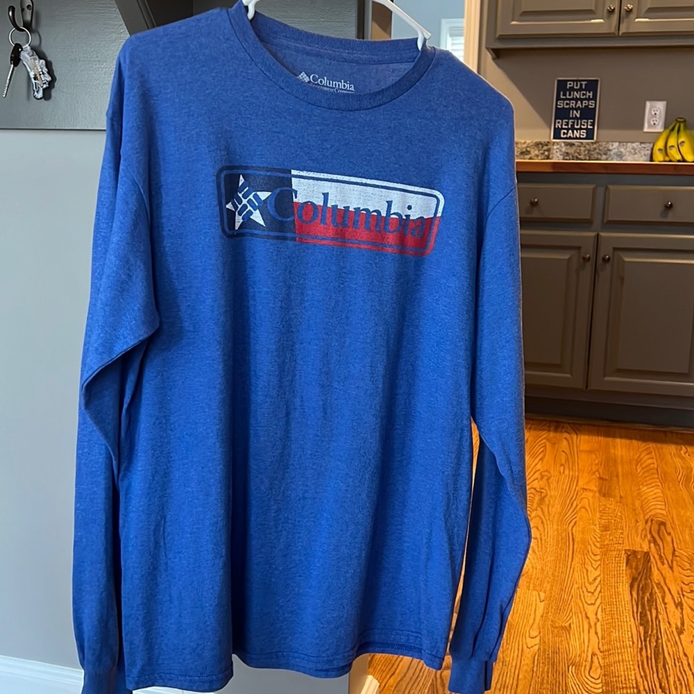 Columbia Men’s Long-Sleeve T-Shirt - Sky Blue w/Red & White Lettering | EUC
